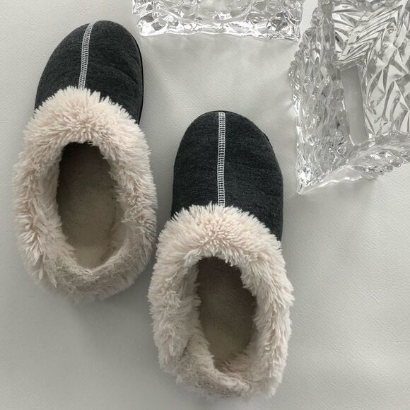ISOTONER HOODBACK SLIPPERS - Picture 15 of 16